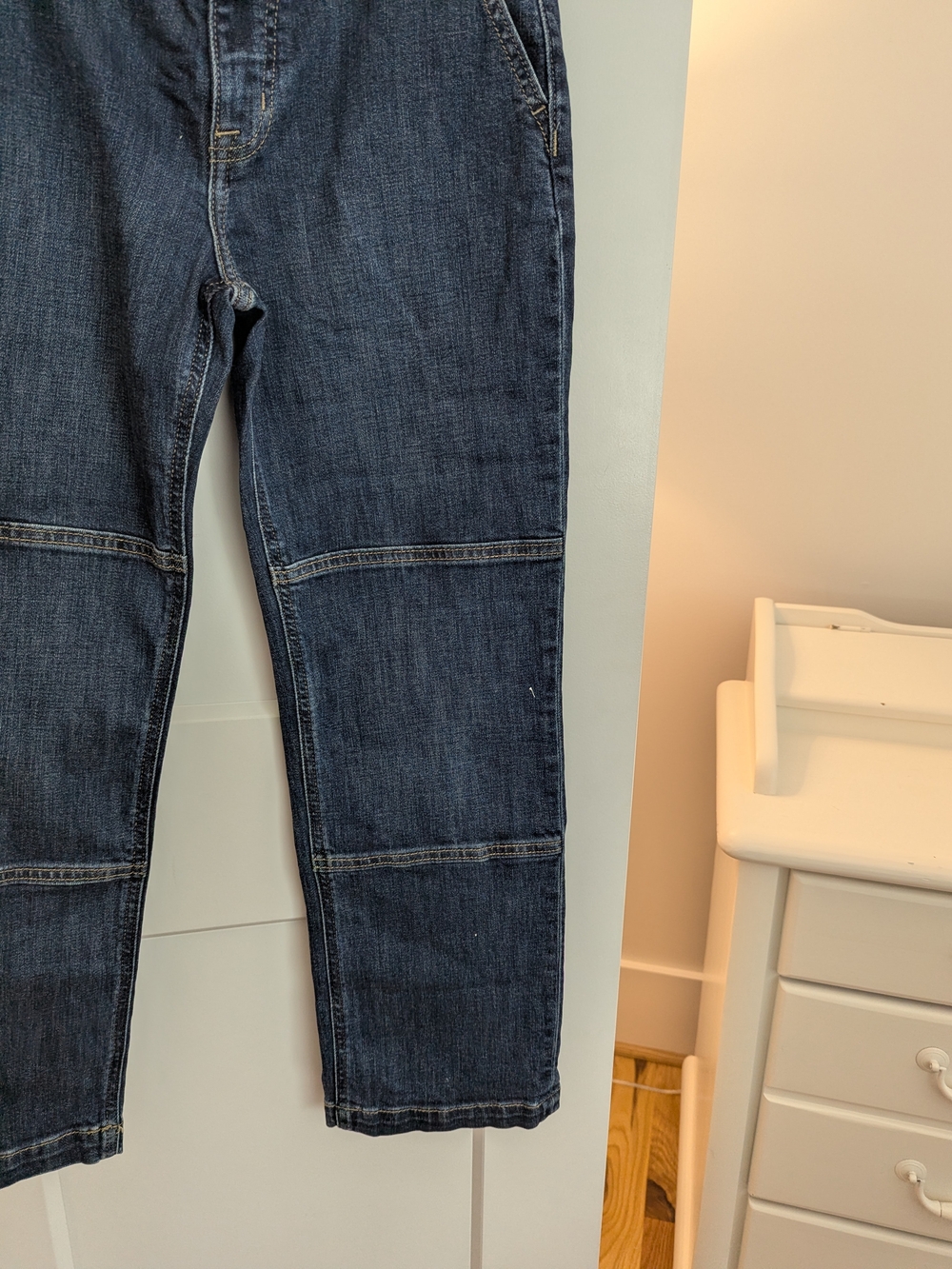 Women’s Straight Leg Jeans in Dark Blue Denim